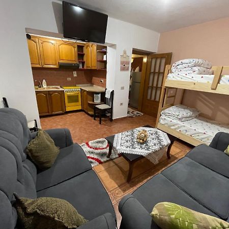 Main Square Tirana Apartment מראה חיצוני תמונה