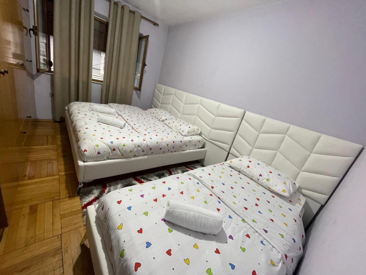 Main Square Tirana Apartment מראה חיצוני תמונה